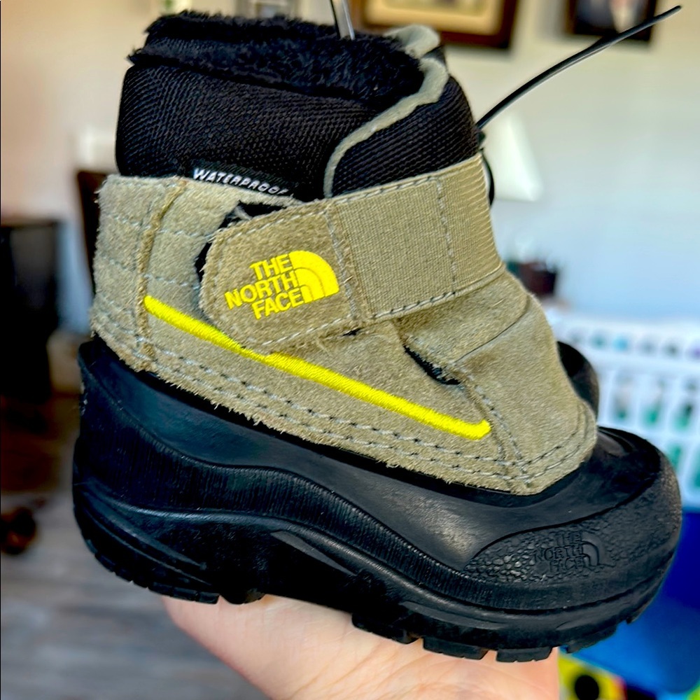 The North Face Kids Waterproof Boots - Black and Tan